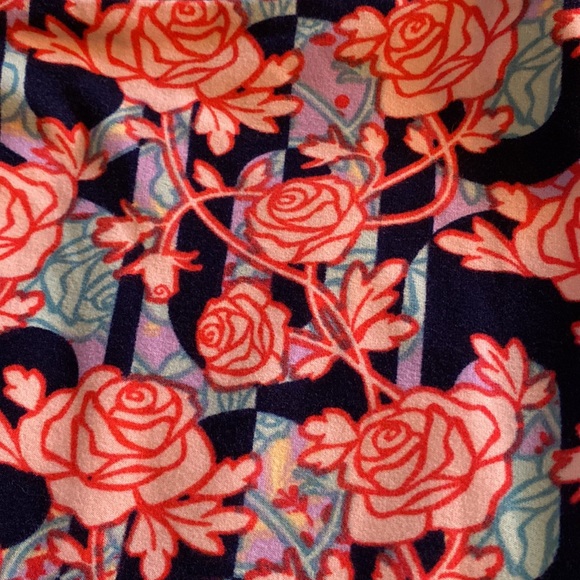 Lularoe Pattern Leggings (OS) Fits Pants Size 0-10 - Picture 2 of 4